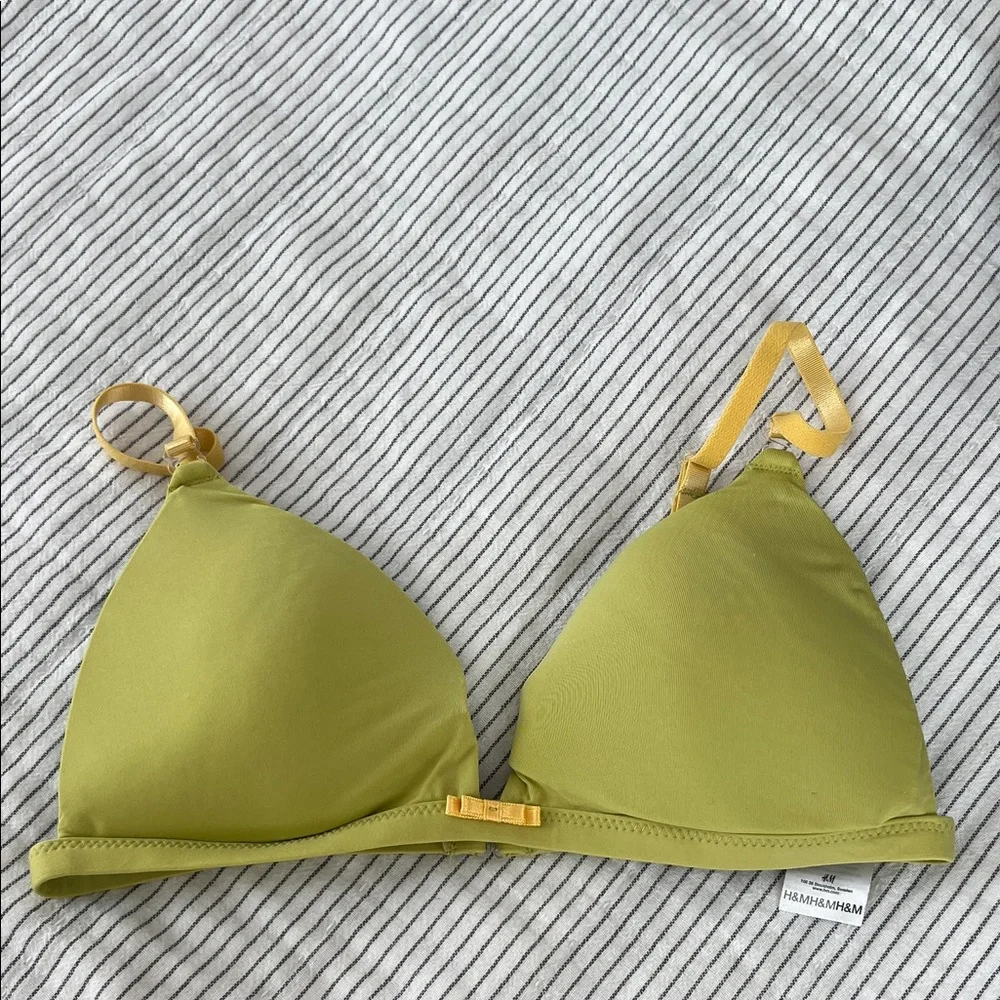 💚BUY 3 for $15💚 💚 H&M Green Bikini Top